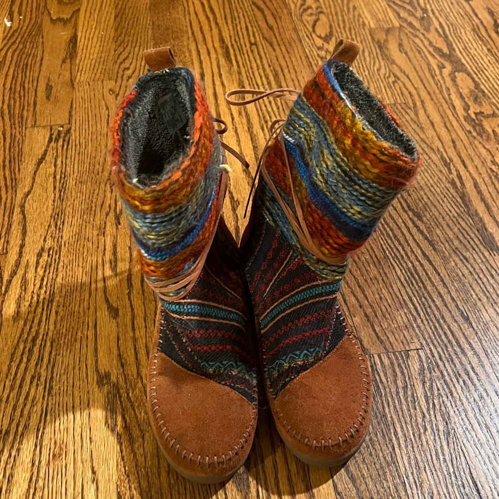 Tom’s Ugg-style rainbow woven boots
